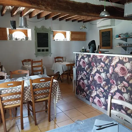 La Chouette Etoilee Couette-café