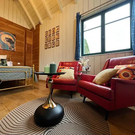 La Decouverte Trouvee Bed and Breakfast *