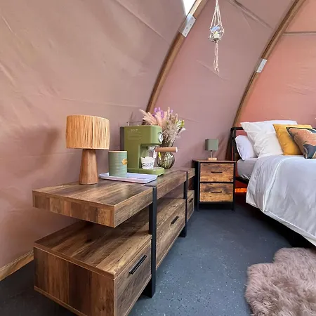 La Decouverte Trouvee Bed & Breakfast 3*