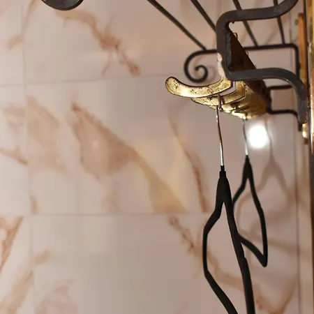 La Decouverte Trouvee Bed & Breakfast 3*