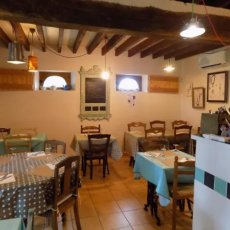 La Chouette étoilée Couette-café